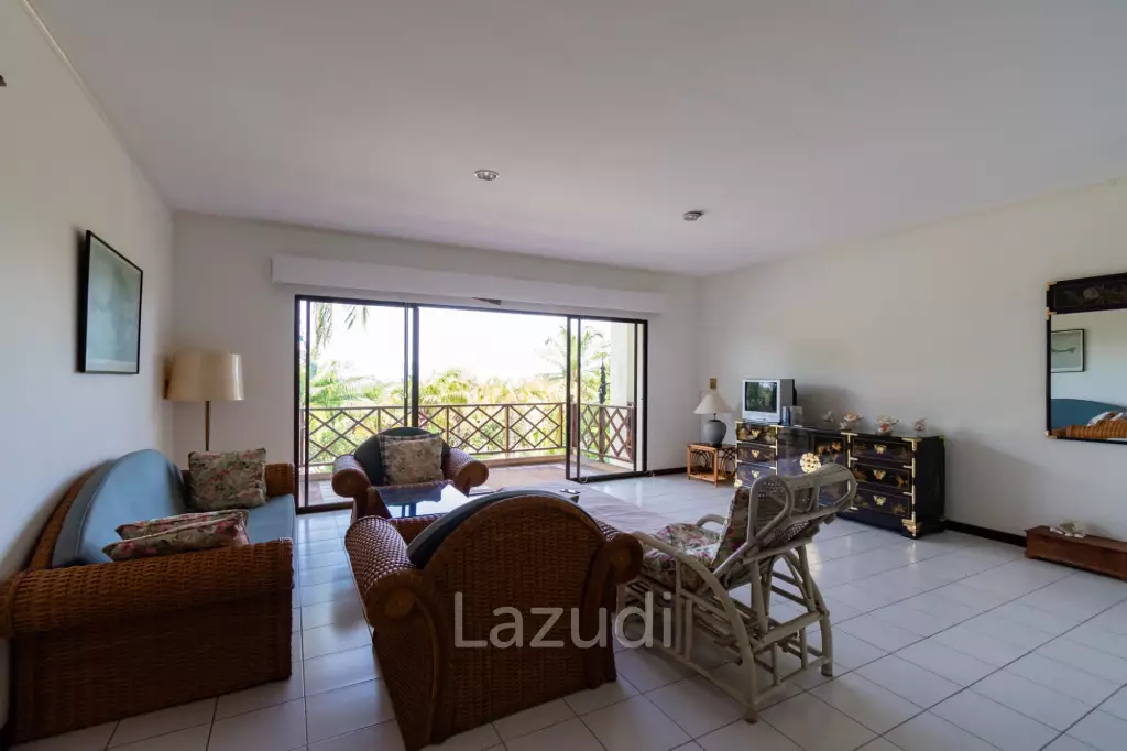 PALM HILLS CONDO : 3 Bed Condo with mountain and seaview
