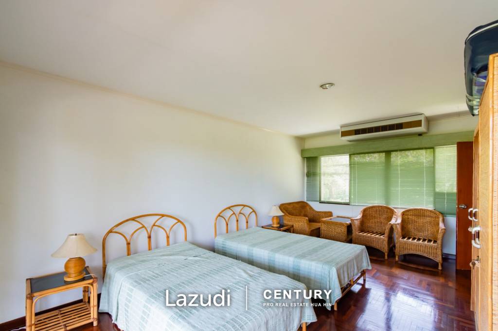 PALM HILLS CONDO : 3 Bed Condo with mountain and seaview