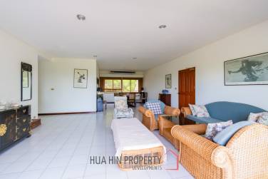 PALM HILLS CONDO : 3 Bed Condo with mountain and seaview