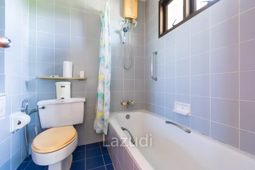 PALM HILLS CONDO : 3 Bed Condo with mountain and seaview