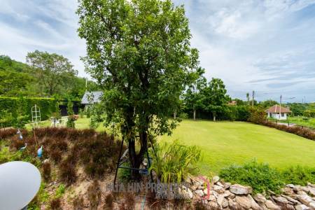 LARGE MODERN POOL VILLA : 4 bed seaview and country side view