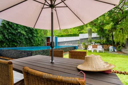 LARGE MODERN POOL VILLA : 4 bed seaview and country side view