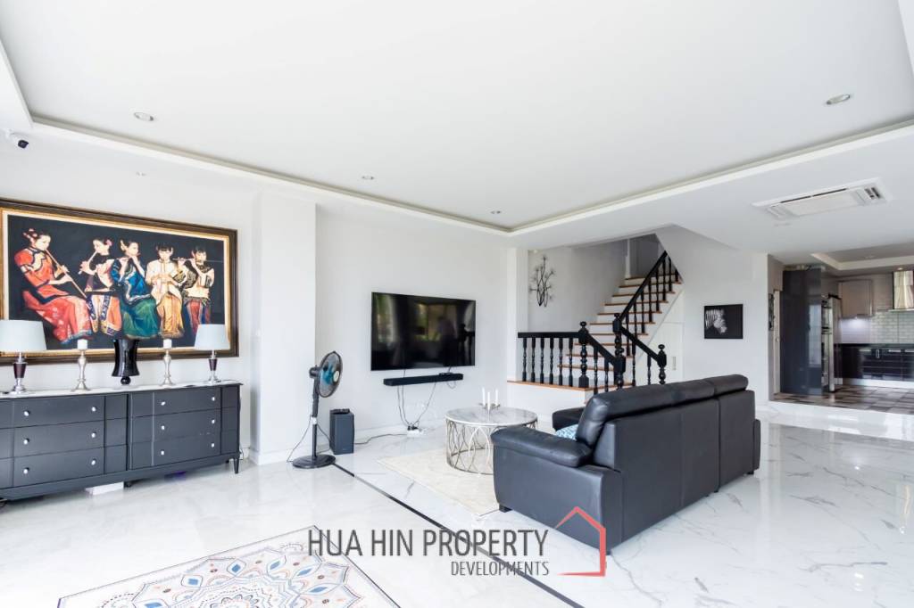 LARGE MODERN POOL VILLA : 4 bed seaview and country side view