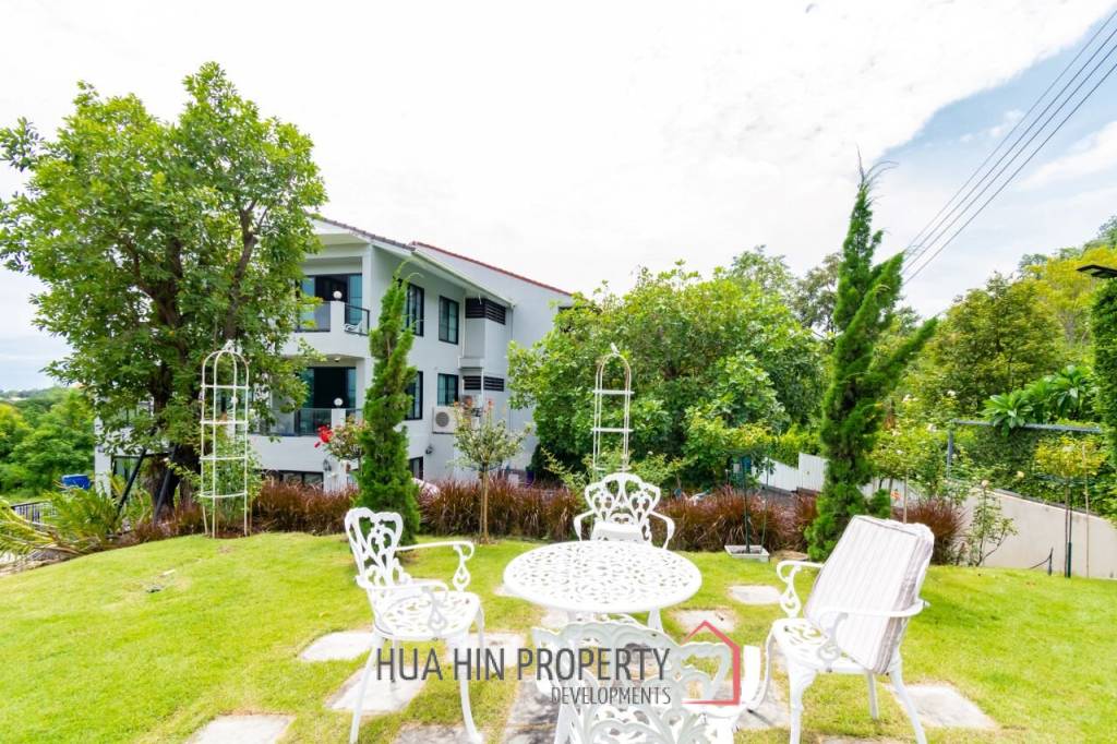 LARGE MODERN POOL VILLA : 4 bed seaview and country side view