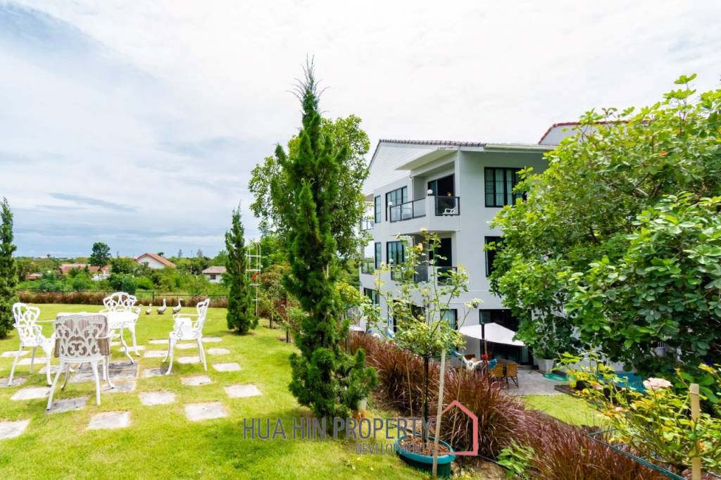 LARGE MODERN POOL VILLA : 4 bed seaview and country side view