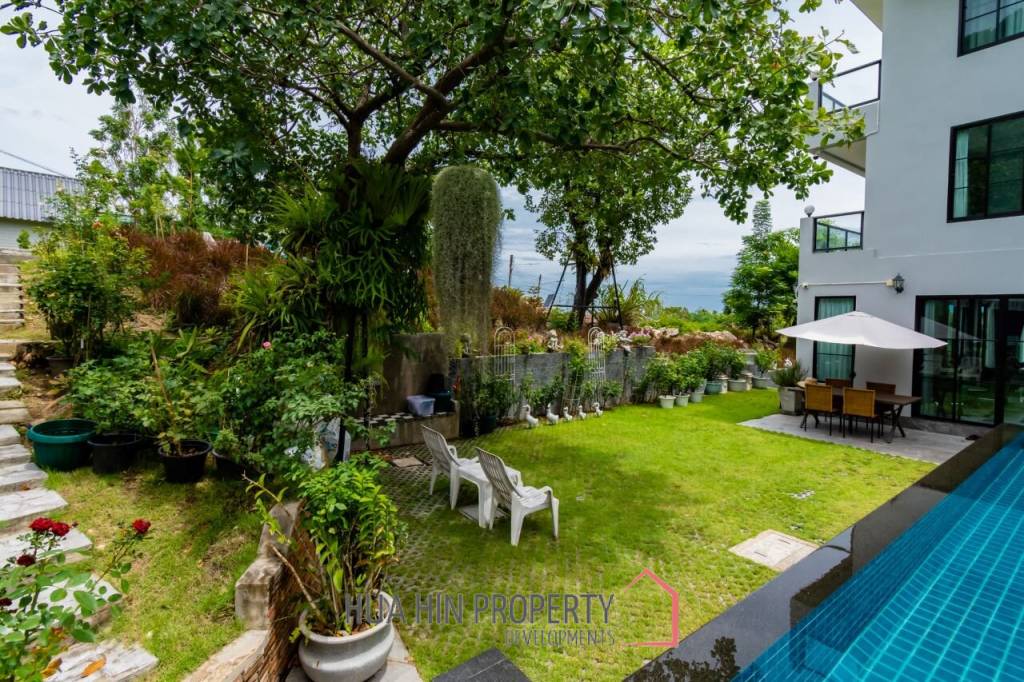 LARGE MODERN POOL VILLA : 4 bed seaview and country side view