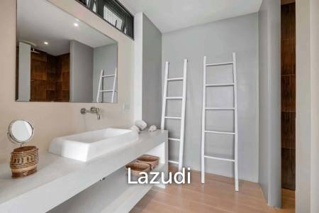 Luxury Villa With South Facing Island Views