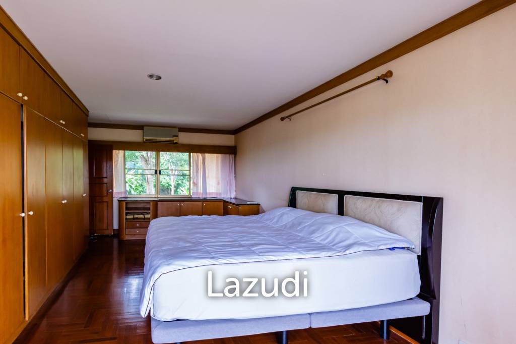 PALM HILLS CONDO : 3 Bed Nice views condo in the Golf Course