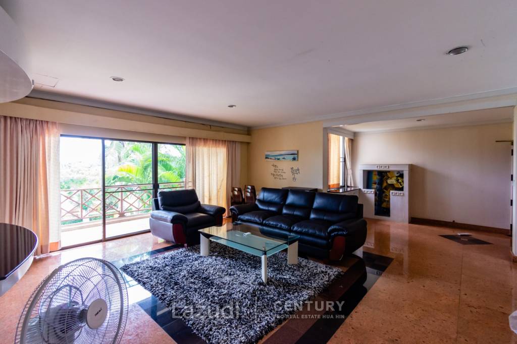 PALM HILLS CONDO : 3 Bed Nice views condo in the Golf Course