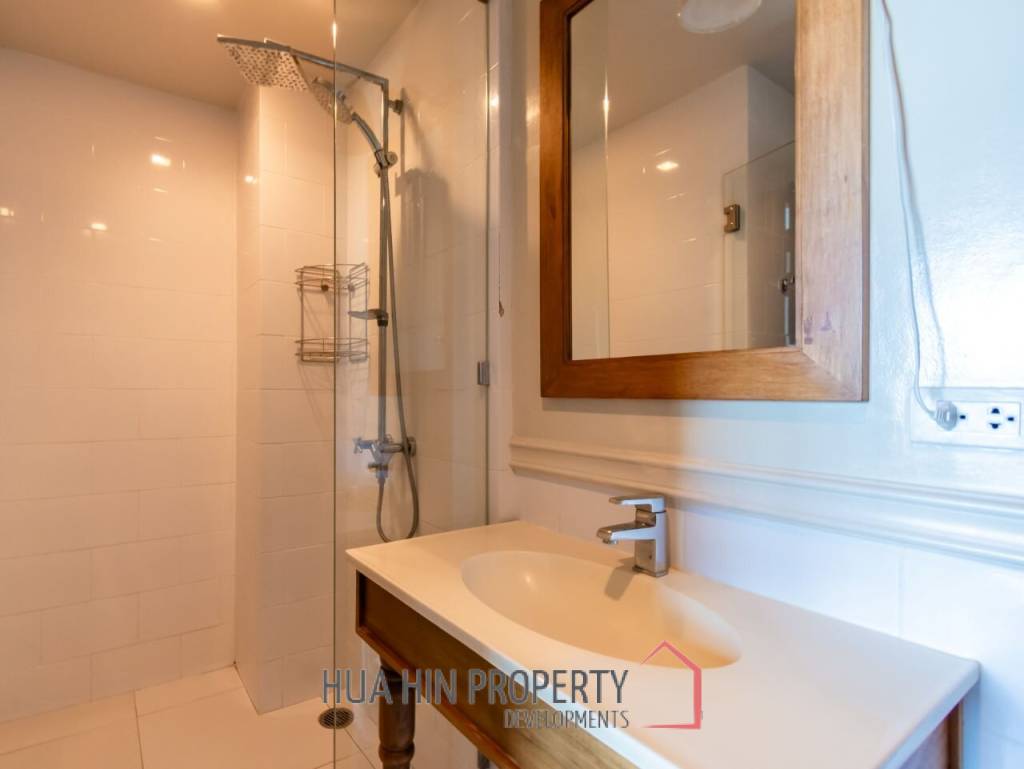 AUTUMN CONDO : 2 bed great sea view