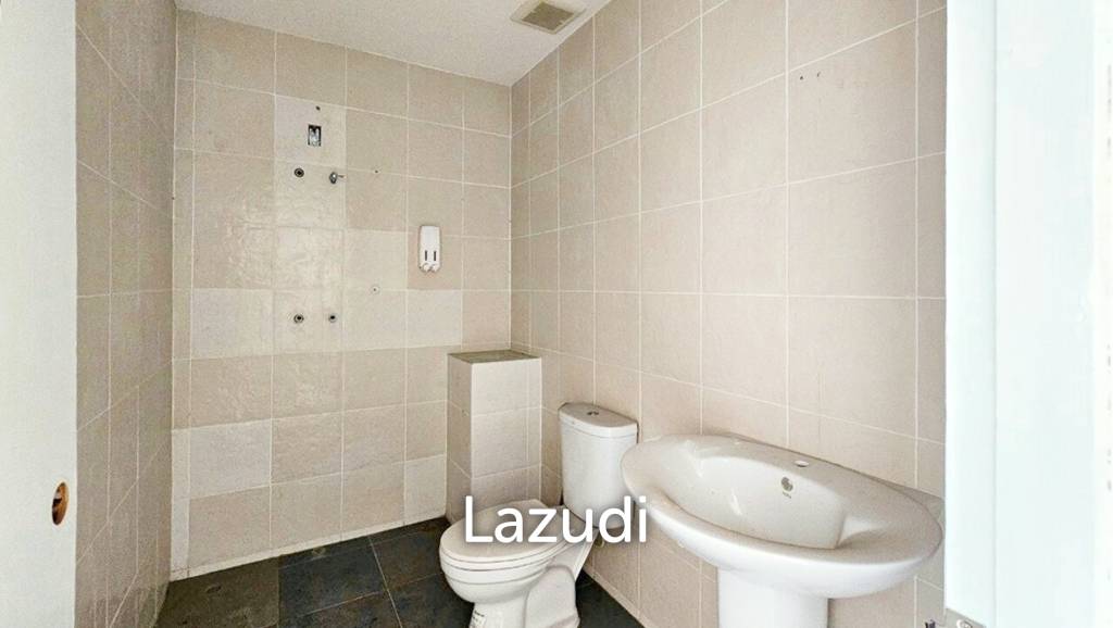 Premium Four-Storey Building For Rent in Jomtien