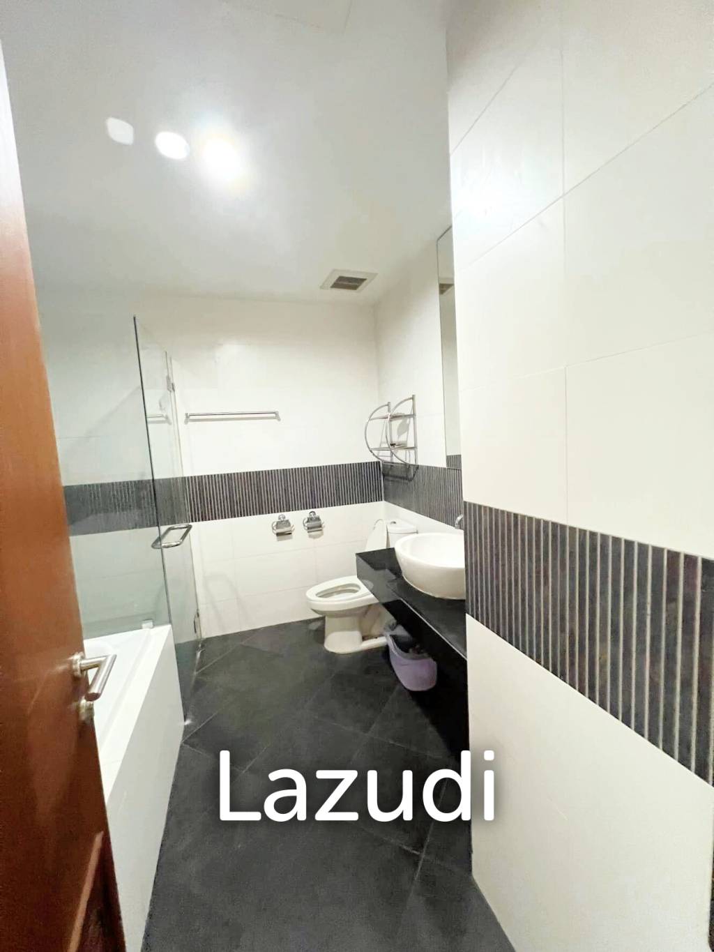1 Bed 1 Bath 70 SQ.M Urbana Sathorn