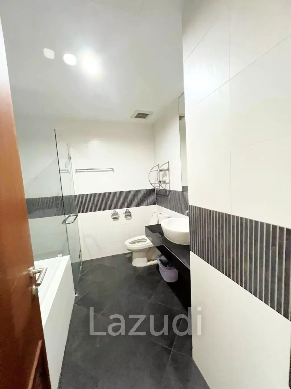 1 Bed 1 Bath 70 SQ.M Urbana Sathorn