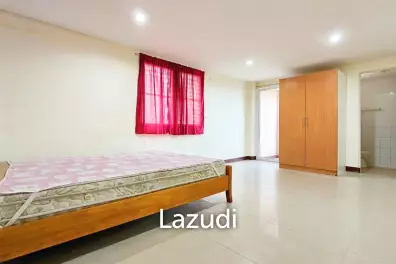 4-story building with 74 units in Nong Prue