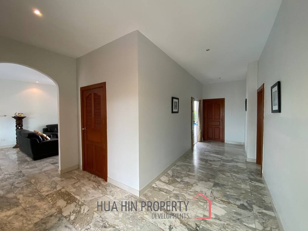 Spacious 3 Bed 4 Bath Pool Villa on Double Plot in Smart House 2