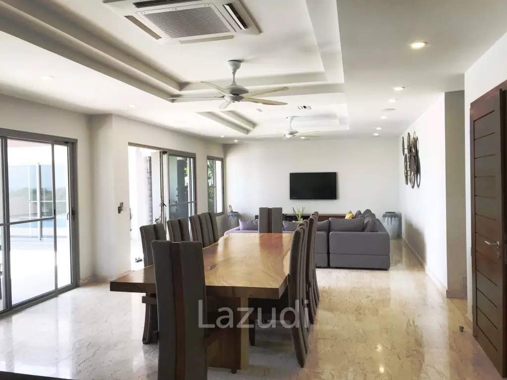5 Bed  4.5 Bath Horizon Villa
