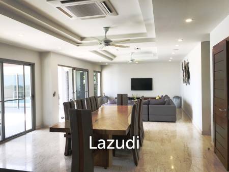5 Bed  4.5 Bath Horizon Villa