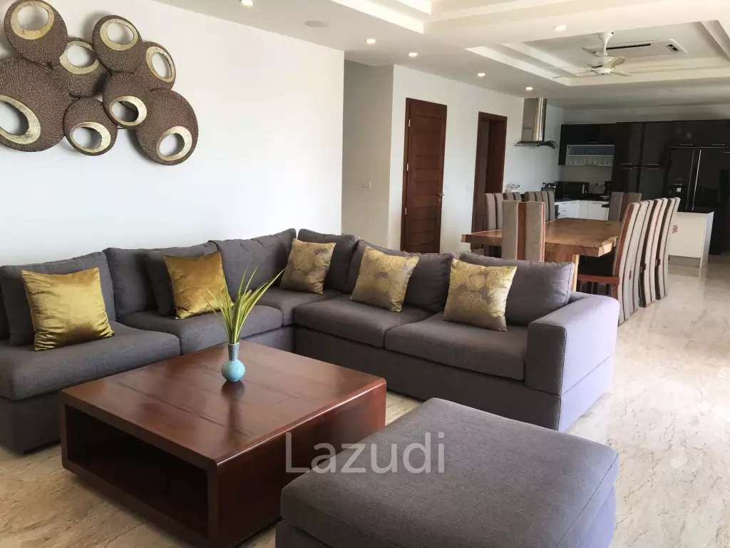 5 Bed  4.5 Bath Horizon Villa