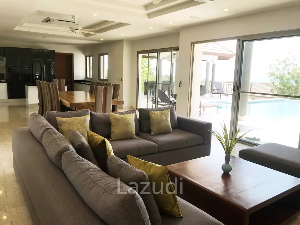 5 Bed  4.5 Bath Horizon Villa