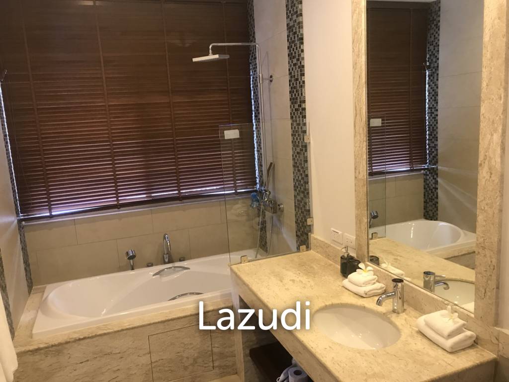 5 Bed  4.5 Bath Horizon Villa