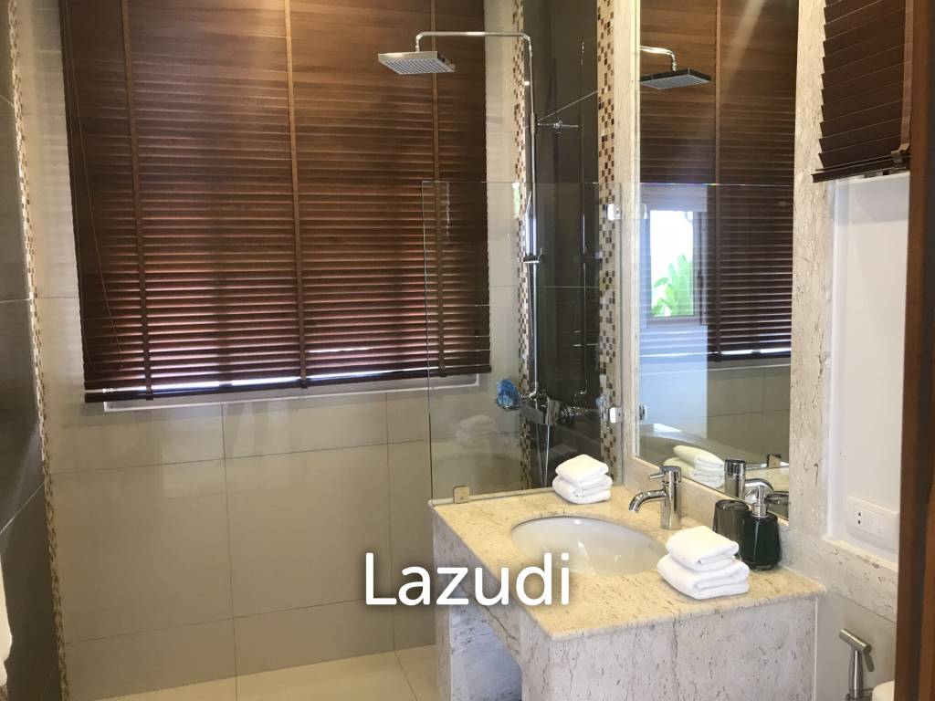 5 Bed  4.5 Bath Horizon Villa