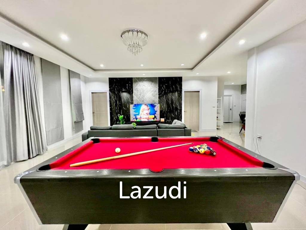 3 Beds 3 Baths 250 SQ.M. Pool Villa in Pattaya