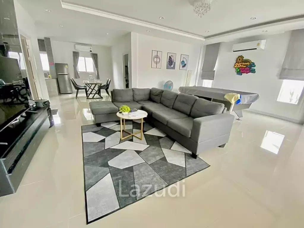 3 Beds 3 Baths 250 SQ.M. Pool Villa in Pattaya