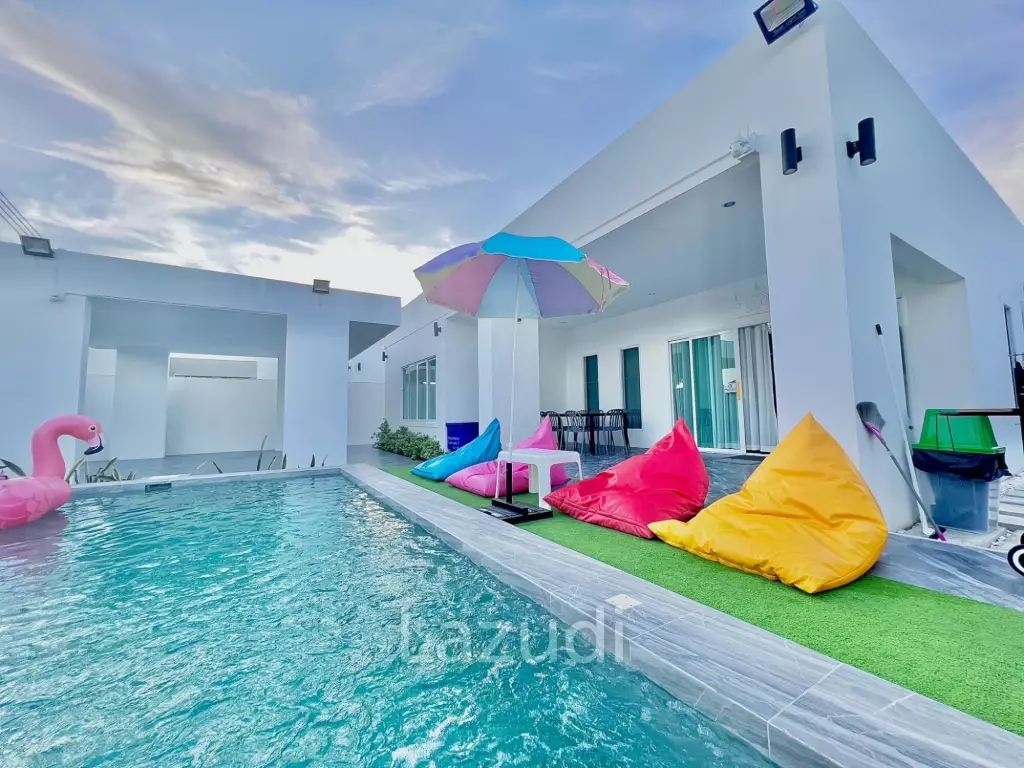 3 Beds 3 Baths 250 SQ.M. Pool Villa in Pattaya