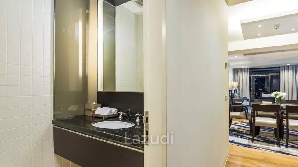 3 Bed 3 Bath 200 SQ.M The Emporium Suites