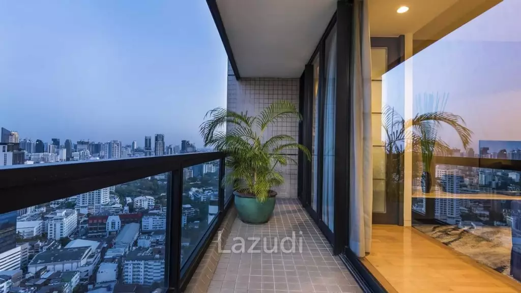 3 Bed 3 Bath 200 SQ.M The Emporium Suites