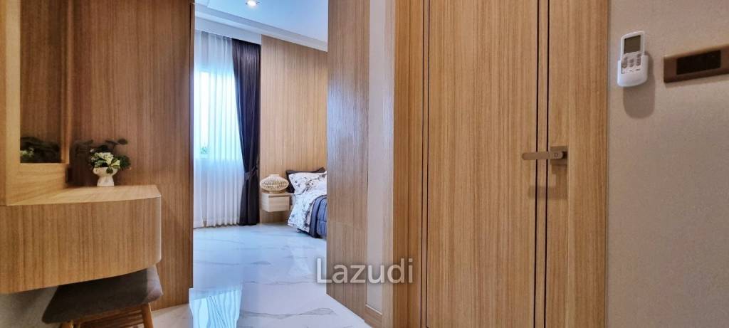 3 Bedrooms 4 Bathrooms 230 SQ.M. Narita Villa