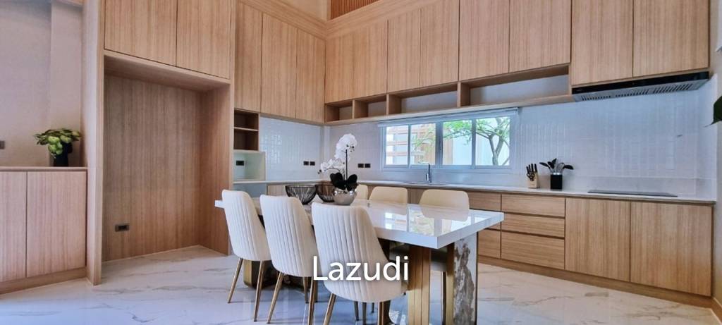3 Bedrooms 4 Bathrooms 230 SQ.M. Narita Villa
