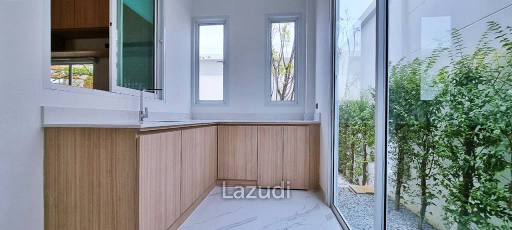 3 Bedrooms 4 Bathrooms 230 SQ.M. Narita Villa