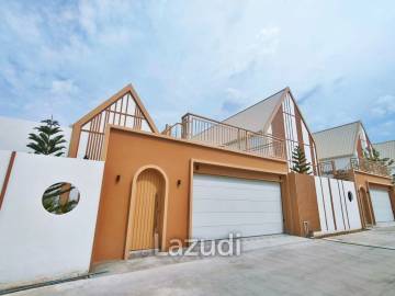 3 Bedrooms 4 Bathrooms 230 SQ.M. Narita Villa