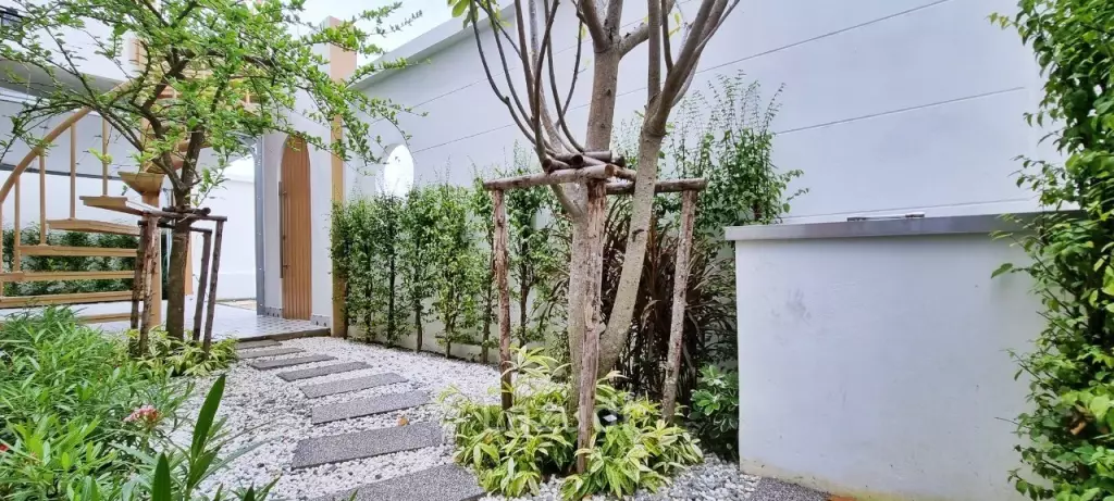 3 Bedrooms 4 Bathrooms 230 SQ.M. Narita Villa