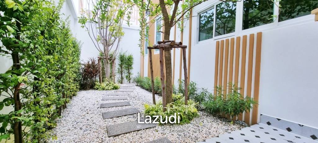 3 Bedrooms 4 Bathrooms 230 SQ.M. Narita Villa