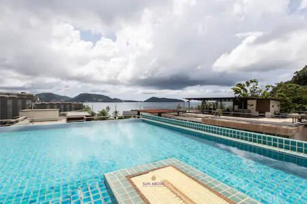 2 Bedroom Condo for sale at The Baycliff Patong