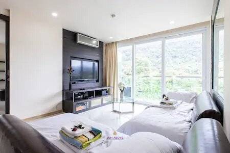 2 Bedroom Condo for sale at The Baycliff Patong