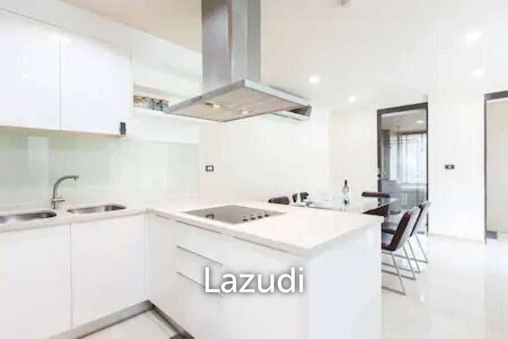 2 Bedroom Condo for sale at The Baycliff Patong