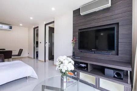 2 Bedroom Condo for sale at The Baycliff Patong