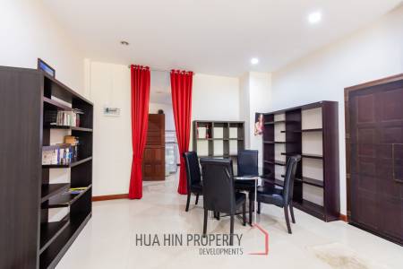 Corner townhouse with terrace close to city center