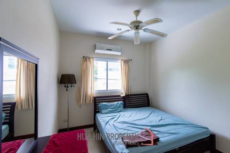 Corner townhouse with terrace close to city center