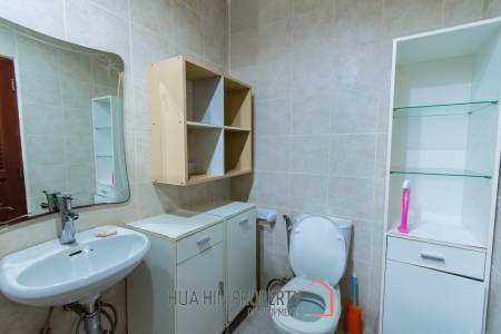 Corner townhouse with terrace close to city center