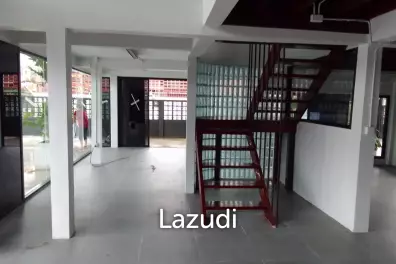 Prime Office/Warehouse Space on Ladprao 64: Ideal for Storage and Home Office!