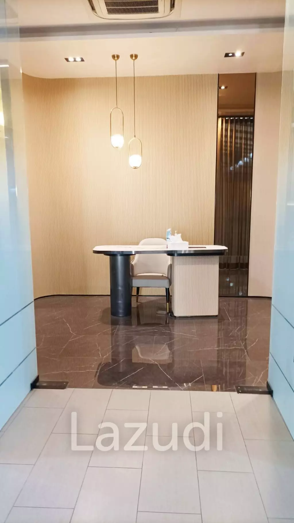 Luxury Workspace Takeover on Asoke Road: Prestige, Convenience, and No Takeover Fee