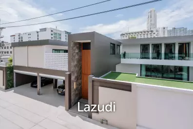 6 Bed 11 Bath 1,093 SQ.M Villa in Jomtien