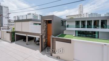 6 Bed 11 Bath 1,093 SQ.M Villa in Jomtien