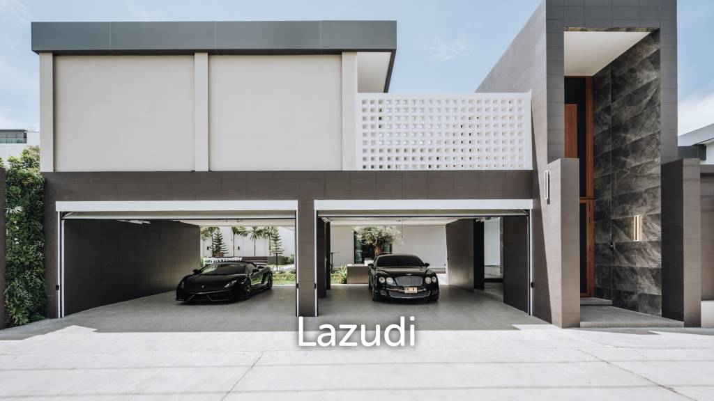 6 Bed 11 Bath 1,093 SQ.M Villa in Jomtien