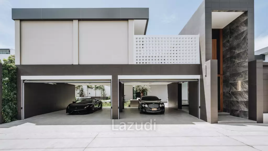 6 Bed 11 Bath 1,093 SQ.M Villa in Jomtien