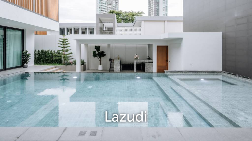 6 Bed 11 Bath 1,093 SQ.M Villa in Jomtien